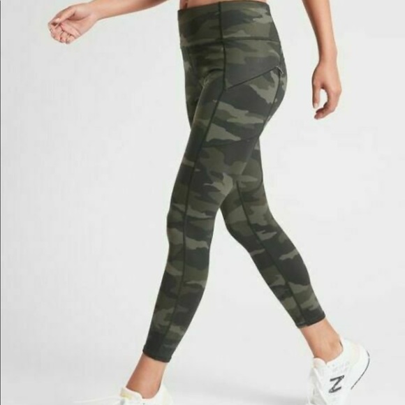 Athleta Camo Contender 7/8 Tight in olive camo - Picture 3 of 9